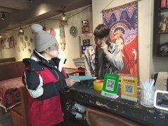 超、网红店肆等人流稠密区设立流动宣传